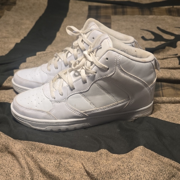 And1 Shoes - Womens White High-Top Sneakers - Classic All-White Style And1 Size 61/2